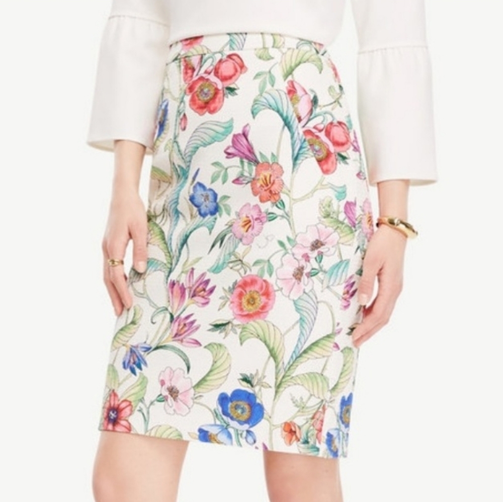 Ann Taylor Office Business Chic Multicolor Floral Pencil Skirt Size Petite 4